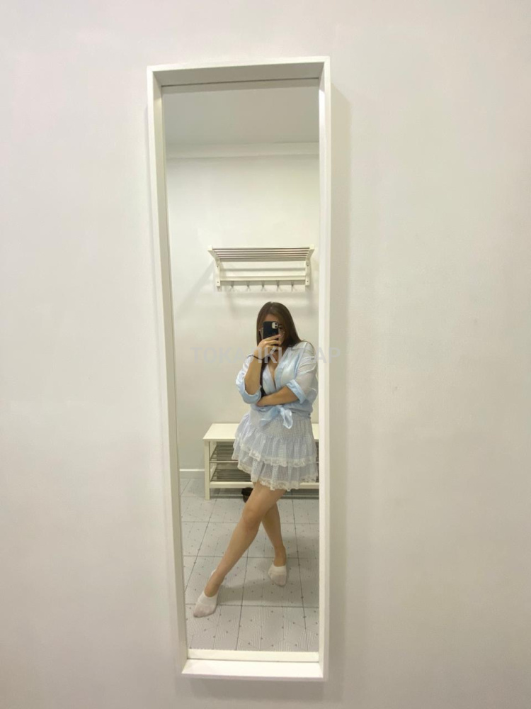 Карина с подругой